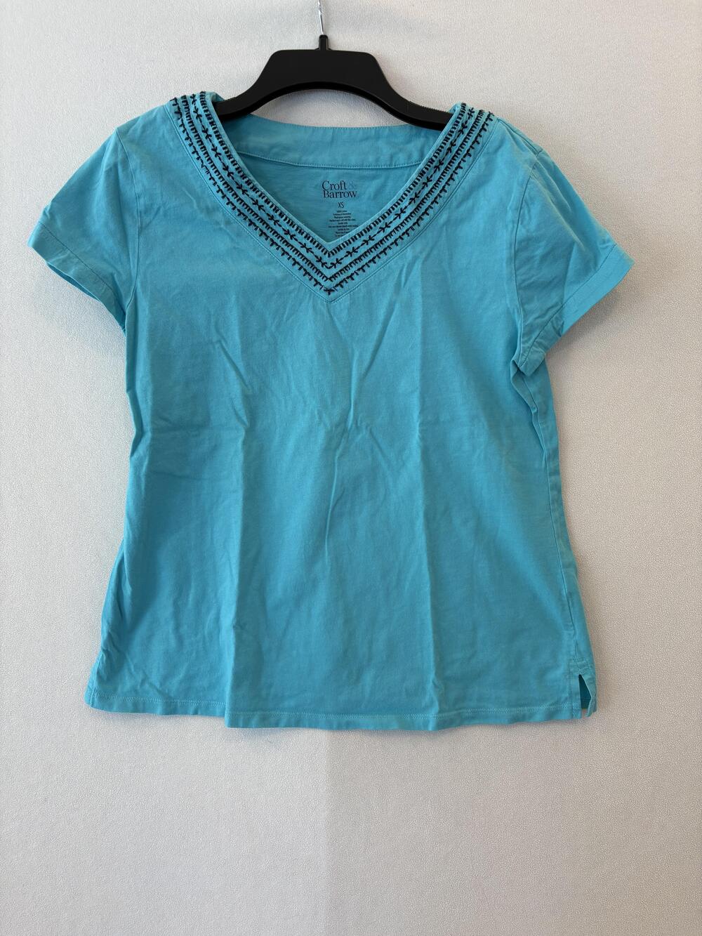 Croft & Barrow Shirt Womens XS Blue Embroidered V-Neck Short Sleeve Cotton Top